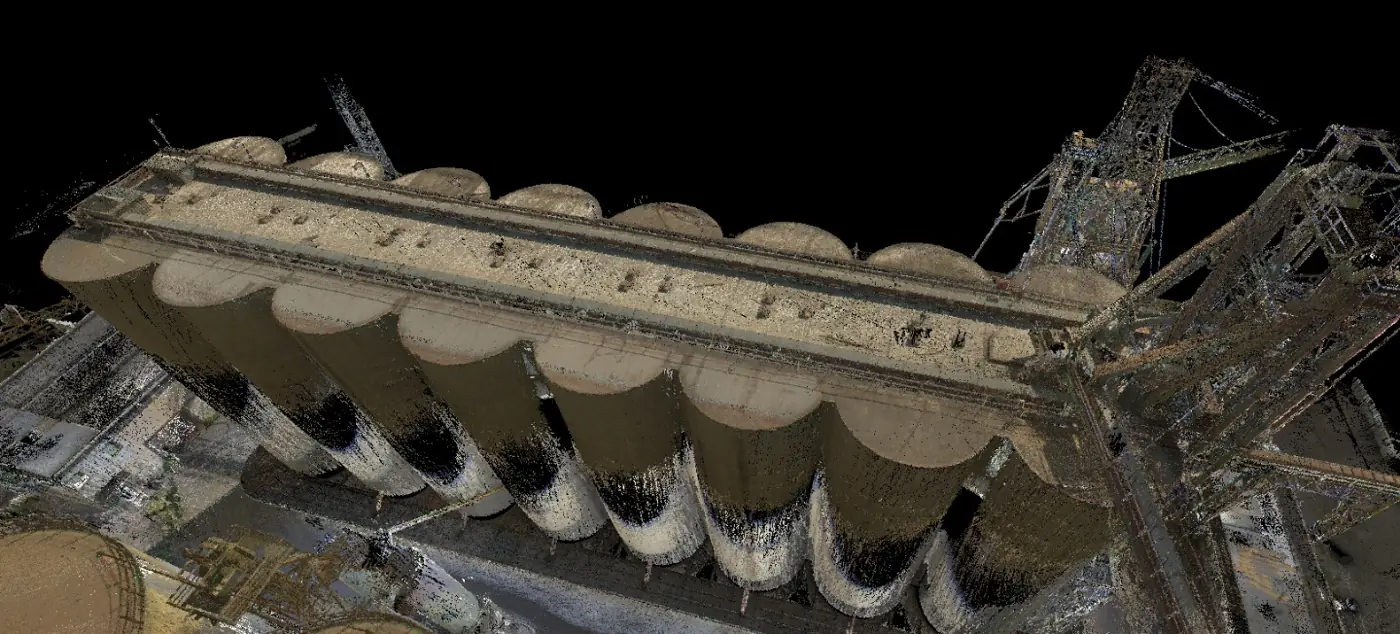 Nuvola di punti della batteria di silos e della passerella in copertura